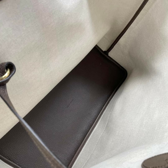 100% Authentic Gucci Leather Tote Bag - Picture 10 of 16